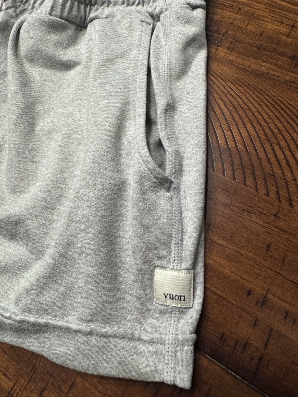 Vuori Halo Performance Shorts Light Heather Gray Women's Size M - Picture 3 of 8